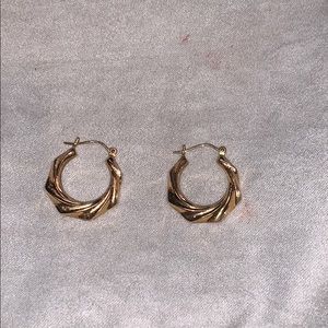 gold earrings